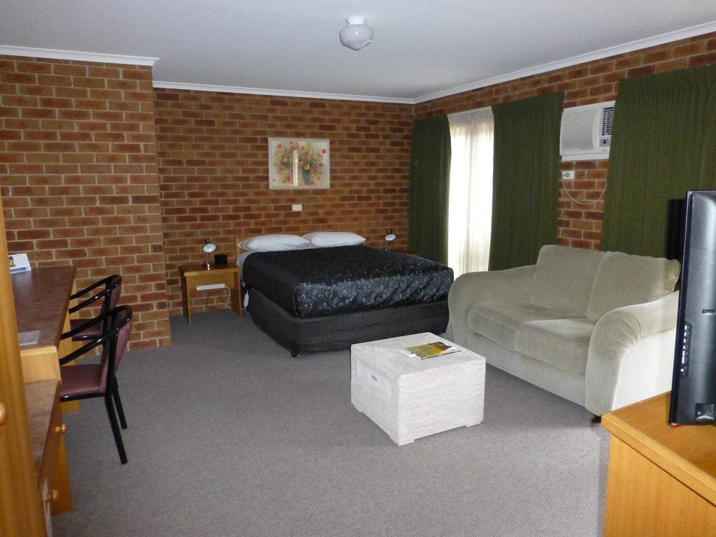 Inverloch Central Motor Inn Экстерьер фото