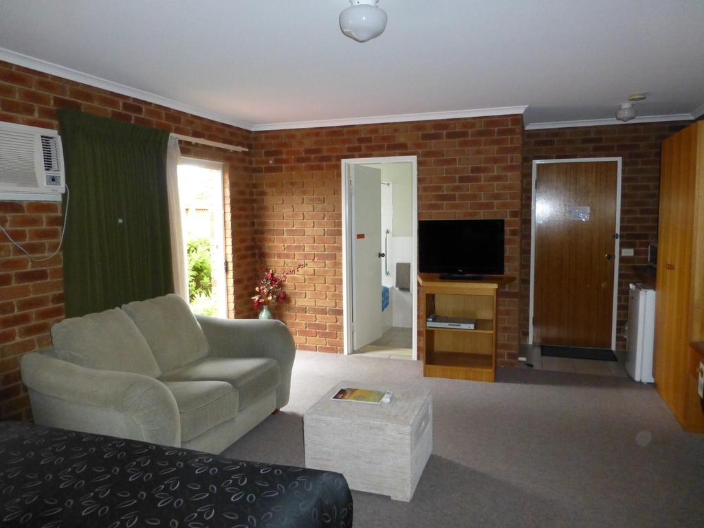 Inverloch Central Motor Inn Экстерьер фото