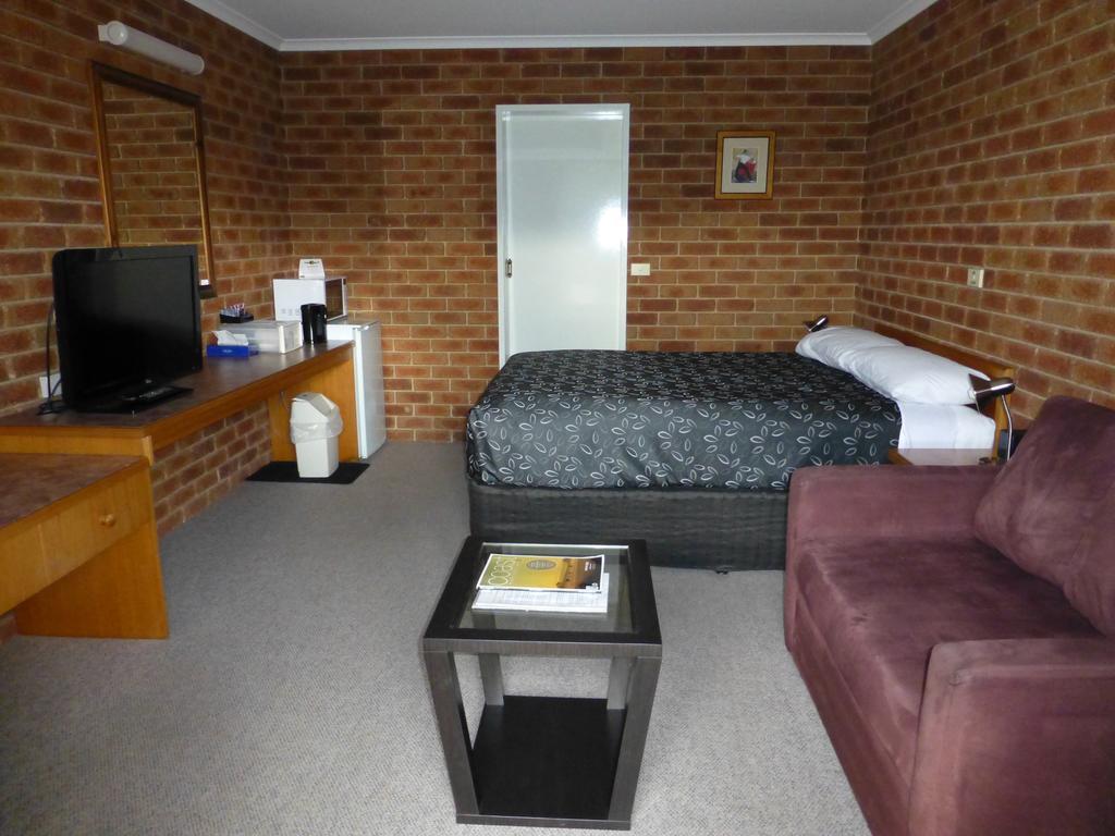 Inverloch Central Motor Inn Экстерьер фото
