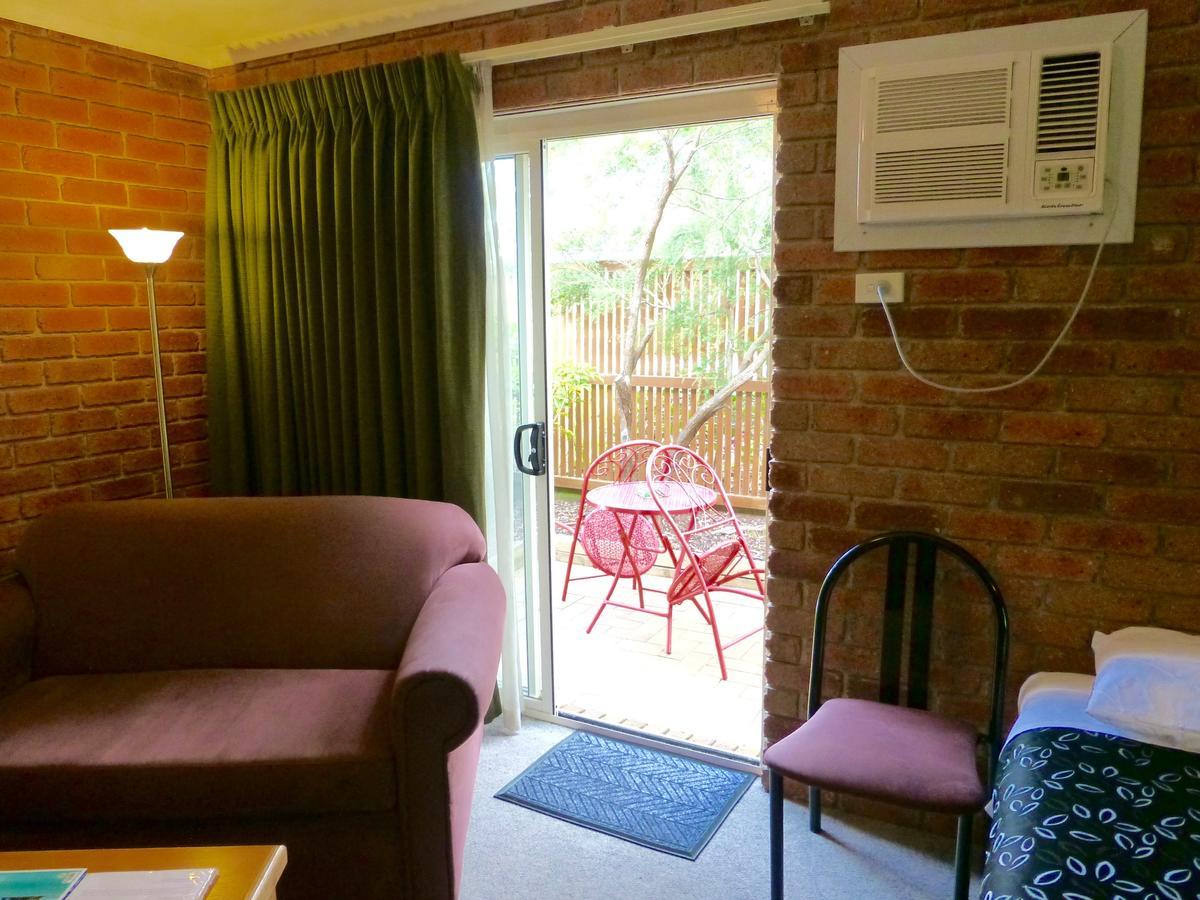 Inverloch Central Motor Inn Экстерьер фото